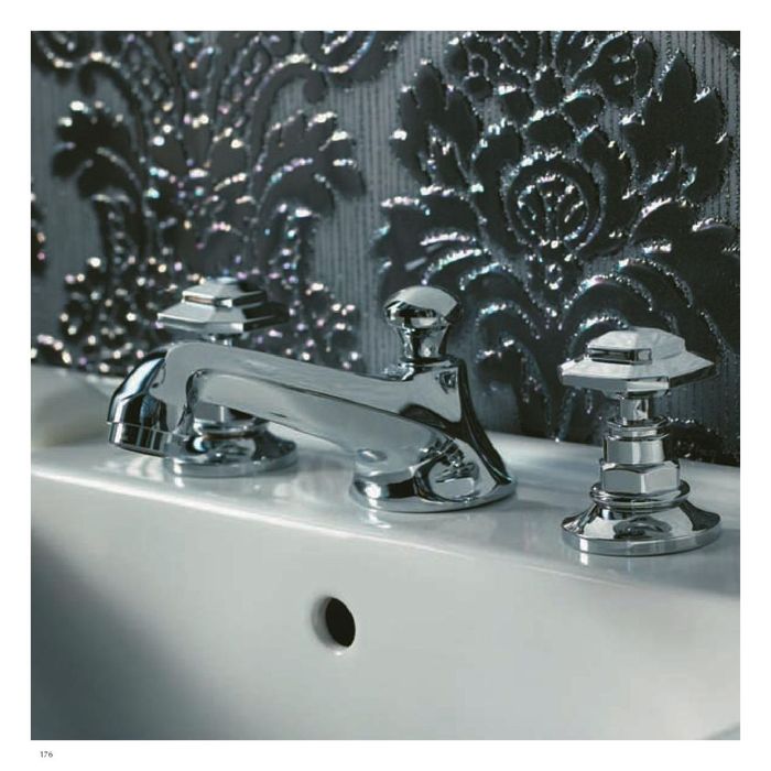 2011_Imperial_Bathrooms_International0178.jpg