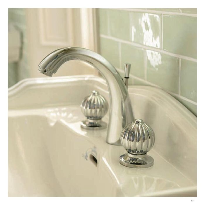 2011_Imperial_Bathrooms_International0173.jpg