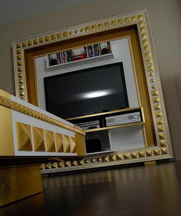 THE FRAME H.C. PIRAMID GOLD AND WHITE DETAIL 1.jpg