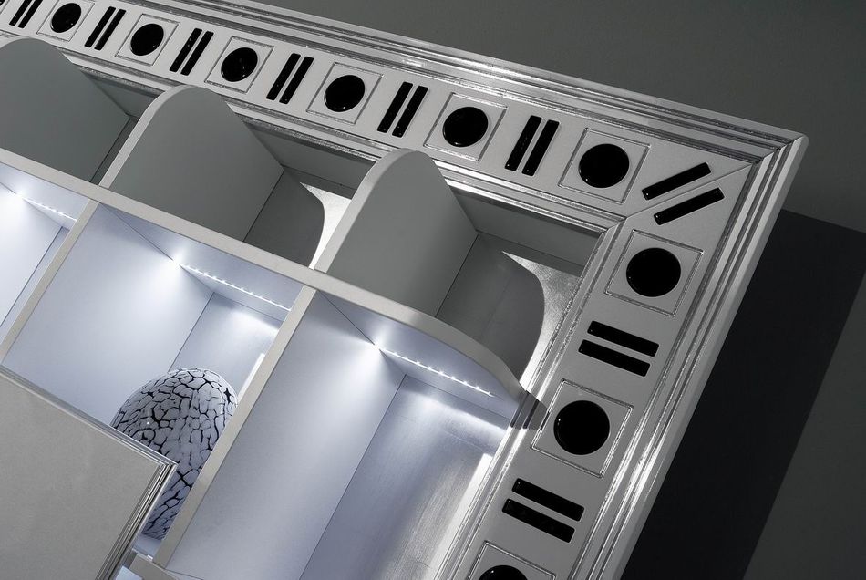 DETAIL THE FRAME CONTAINER BAR GLASS EYES 2.jpg