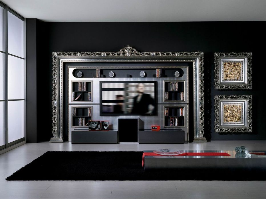 THE WALL H.C +BODY LIGHT BAROQUE SILVER.jpg