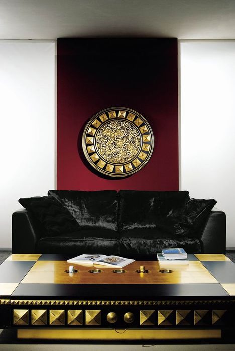 BODY ROUND LIGHT PIRAMID GOLD.jpg