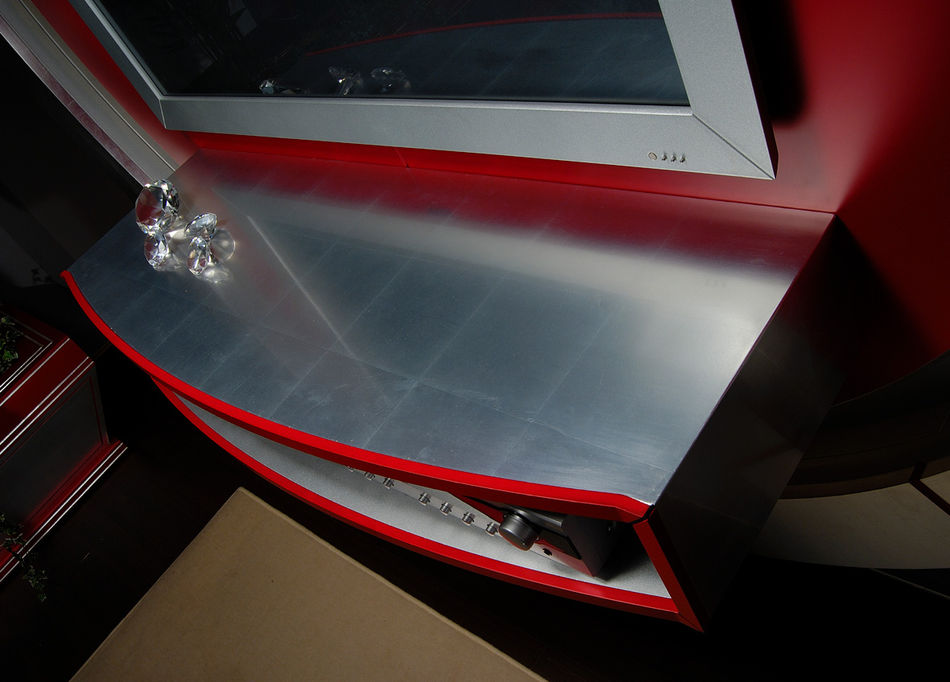 STAR GATE MODERN silver foil+rosso cardinal DETAIL 2.jpg
