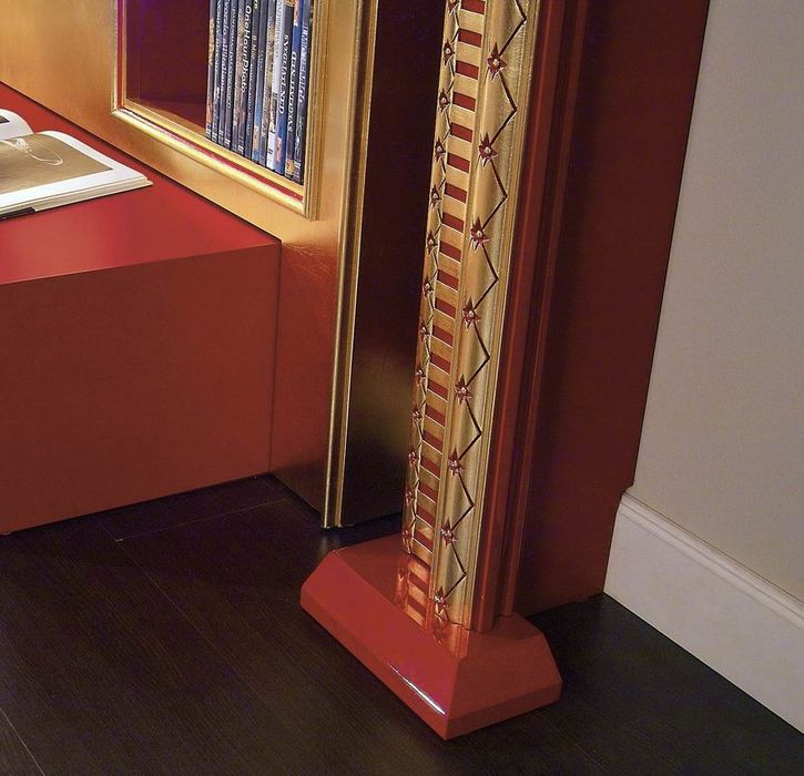 THE WALL H.C. DECO ORO+ROSSO PARTICOLARE 1.jpg
