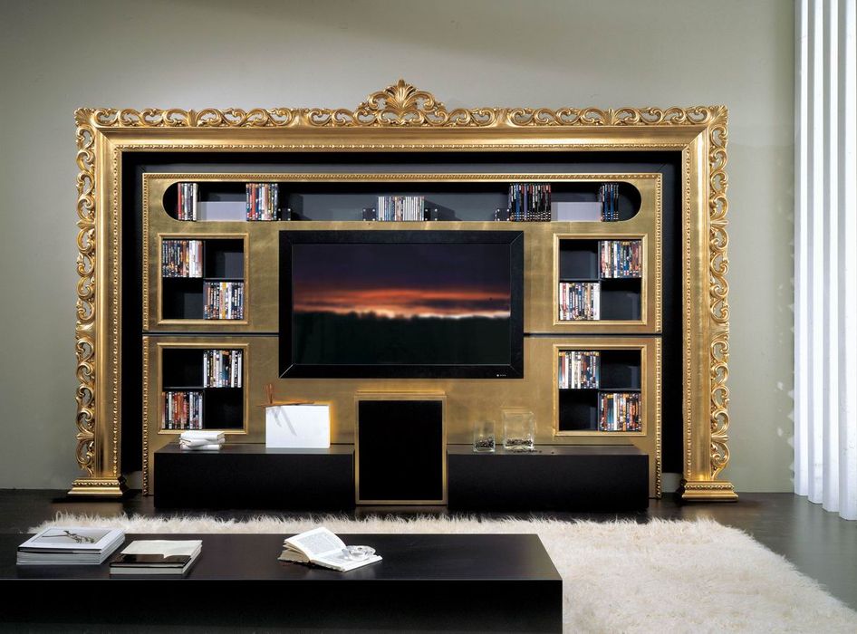 THE WALL H. C. BAROCCO GOLD.jpg