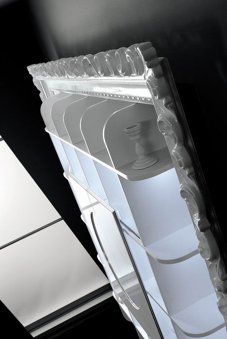 DETAIL THE FRAME2 CONTAINER BAR BAROQUE.jpg