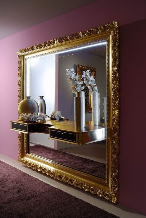 detail the frame big mirror baroque.jpg