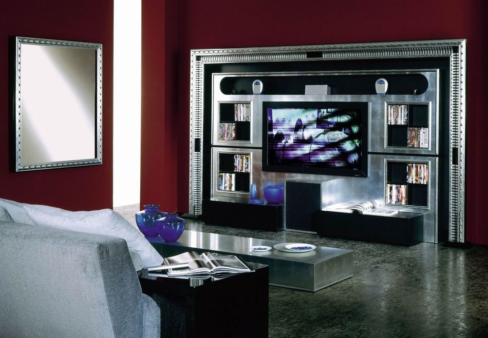 THE WALL H. C. DECO ARGENTO.jpg