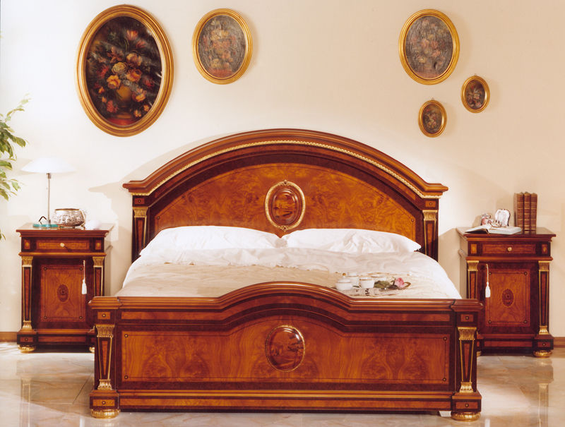 Letto e comodini.jpg