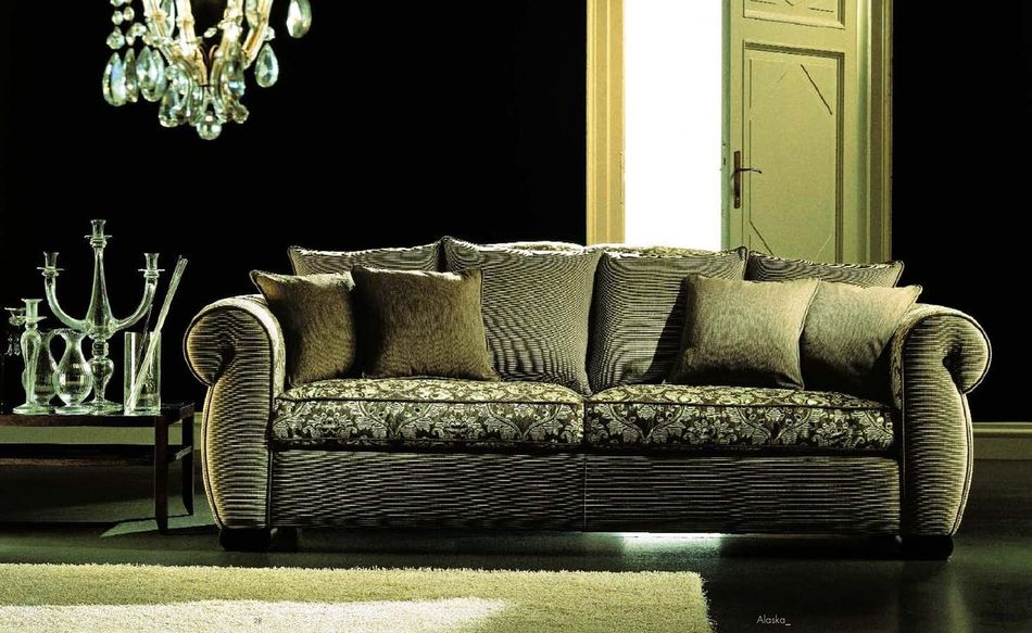 upper-class-pigoli0015