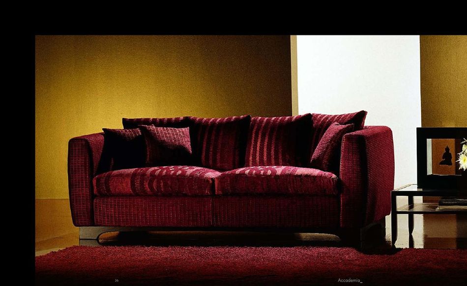 upper-class-pigoli0019